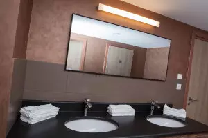 Spiegelheizung mit Rahmen