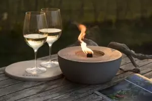 Tischfeuer aus Beton und Wachs