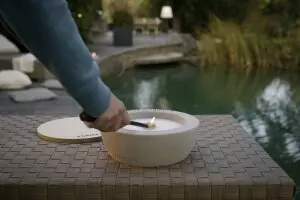 Tischfeuer aus Beton und Wachs